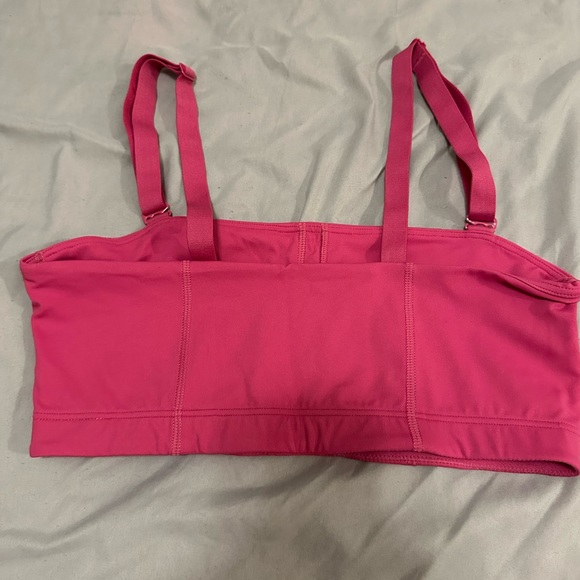 Gym shark shorts and top - Picture 7 of 9